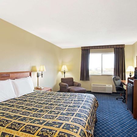 Days Inn By Wyndham Brigham City Exterior photo