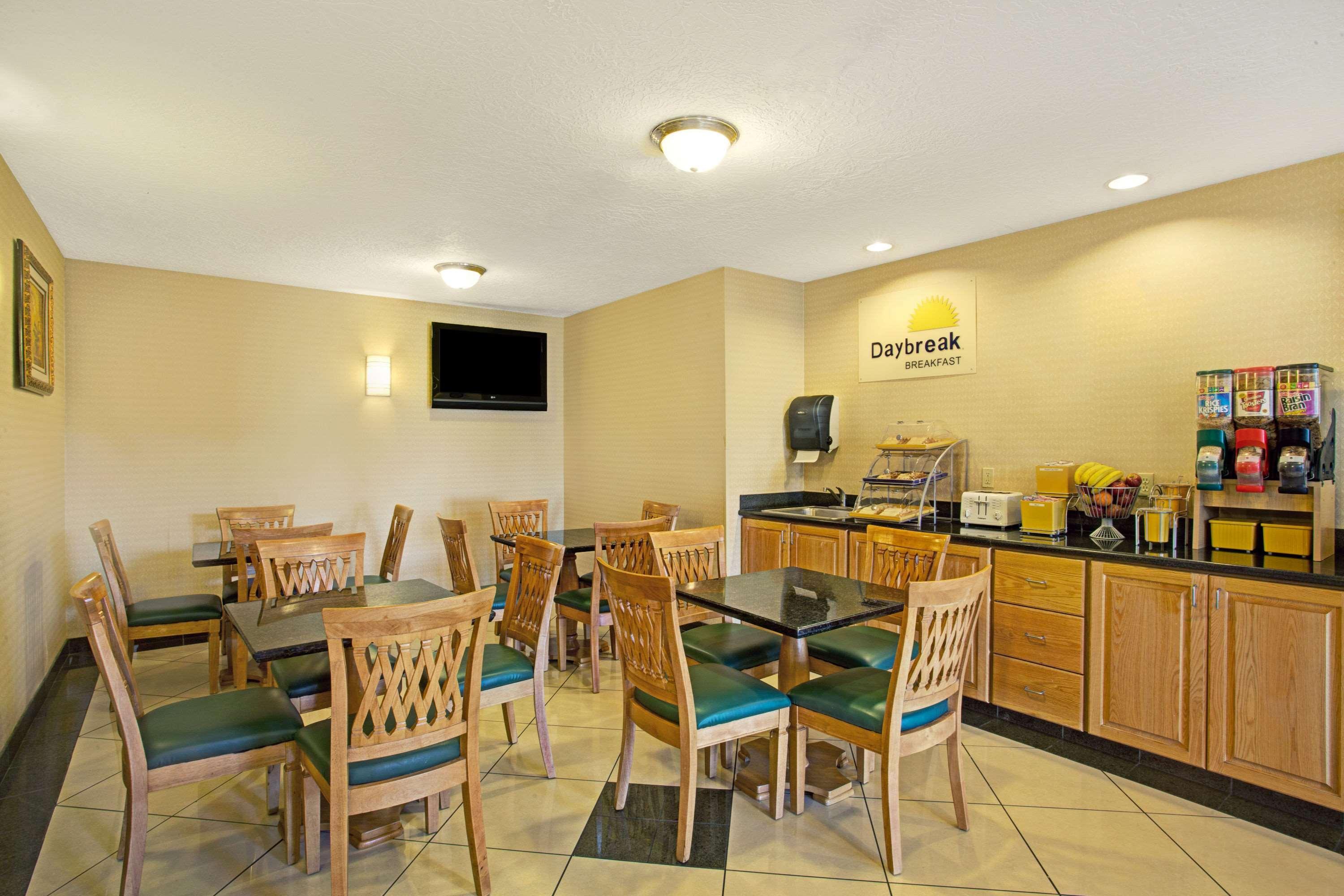 Days Inn By Wyndham Brigham City Exterior photo
