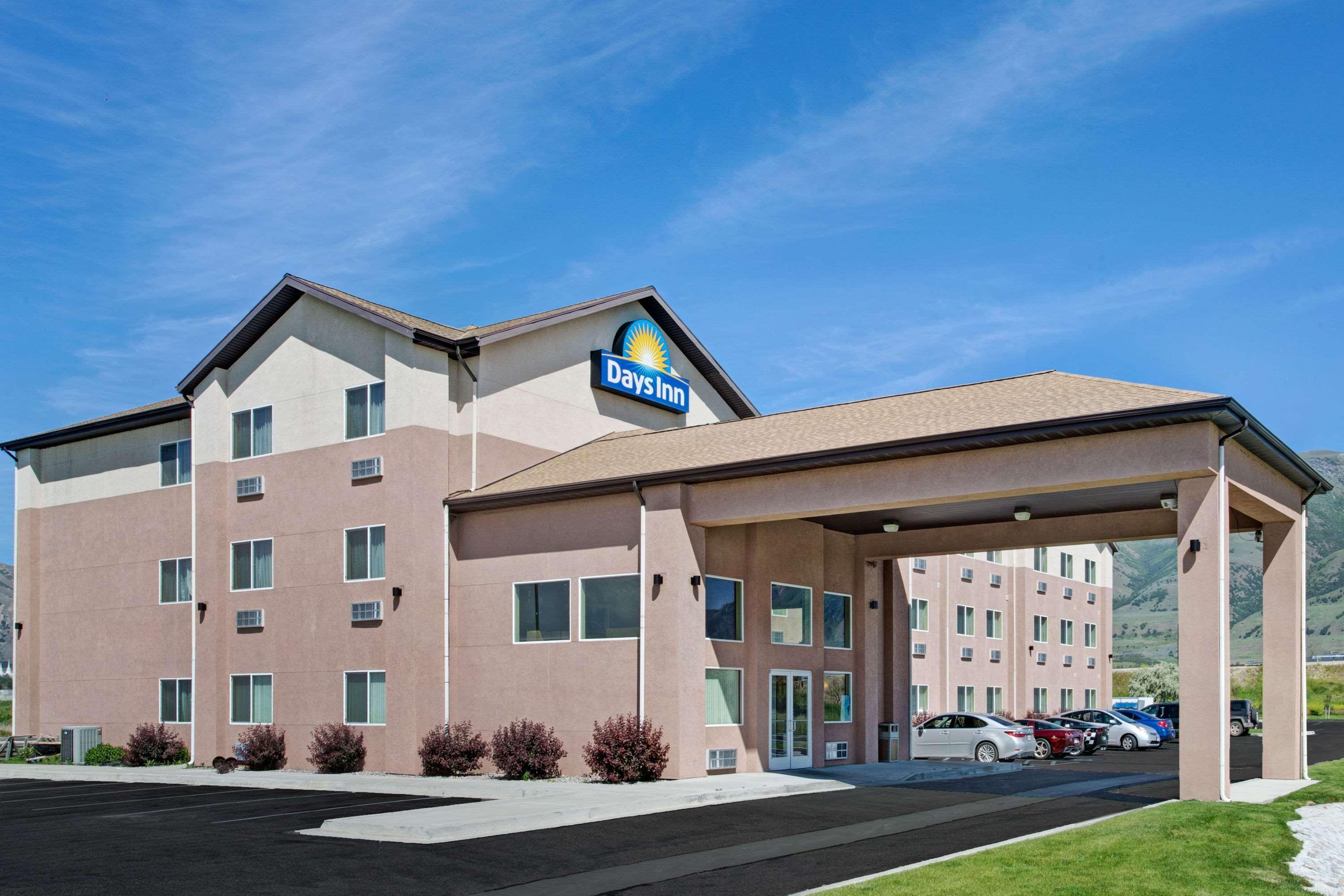 Days Inn By Wyndham Brigham City Exterior photo