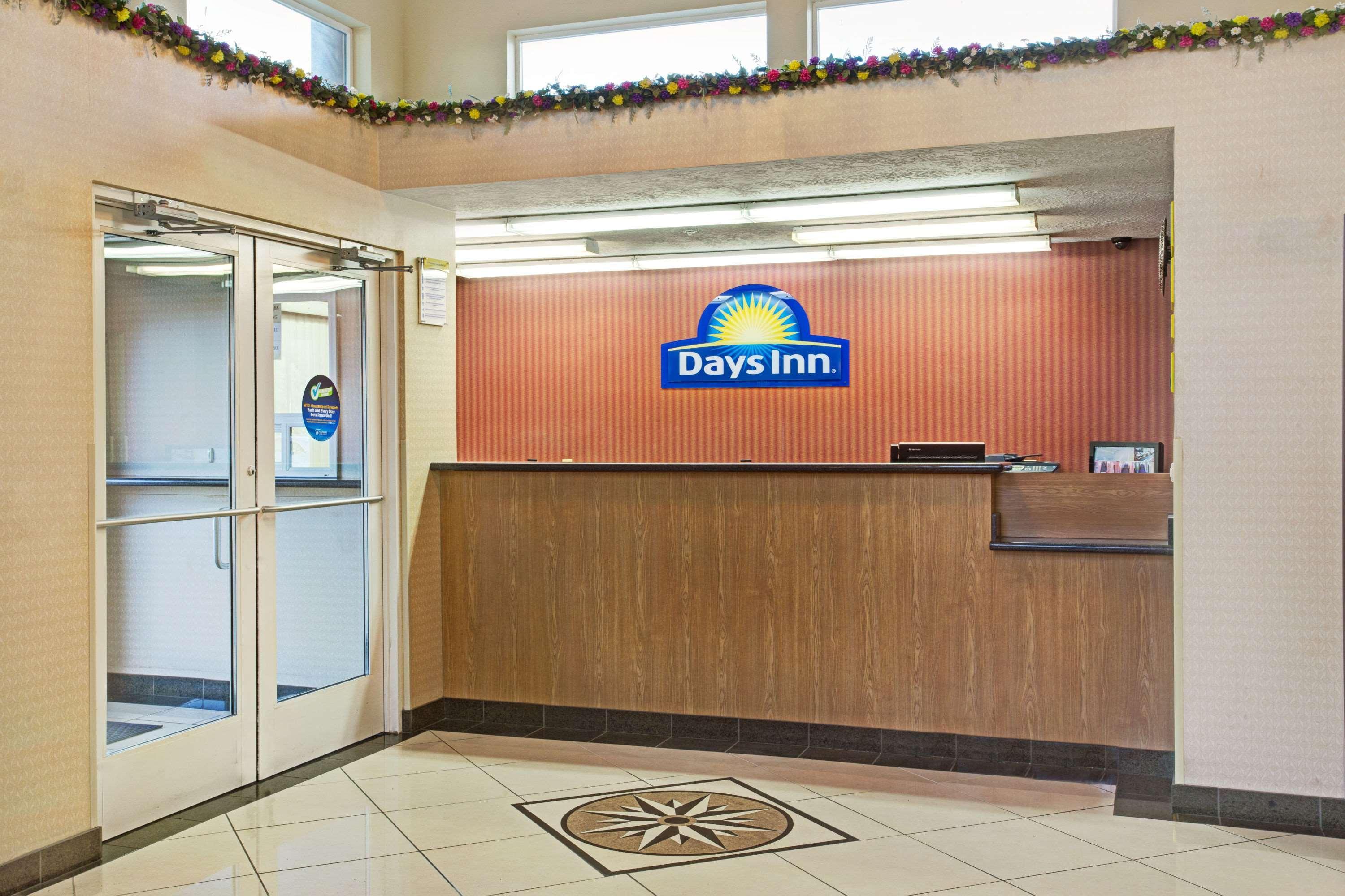 Days Inn By Wyndham Brigham City Exterior photo