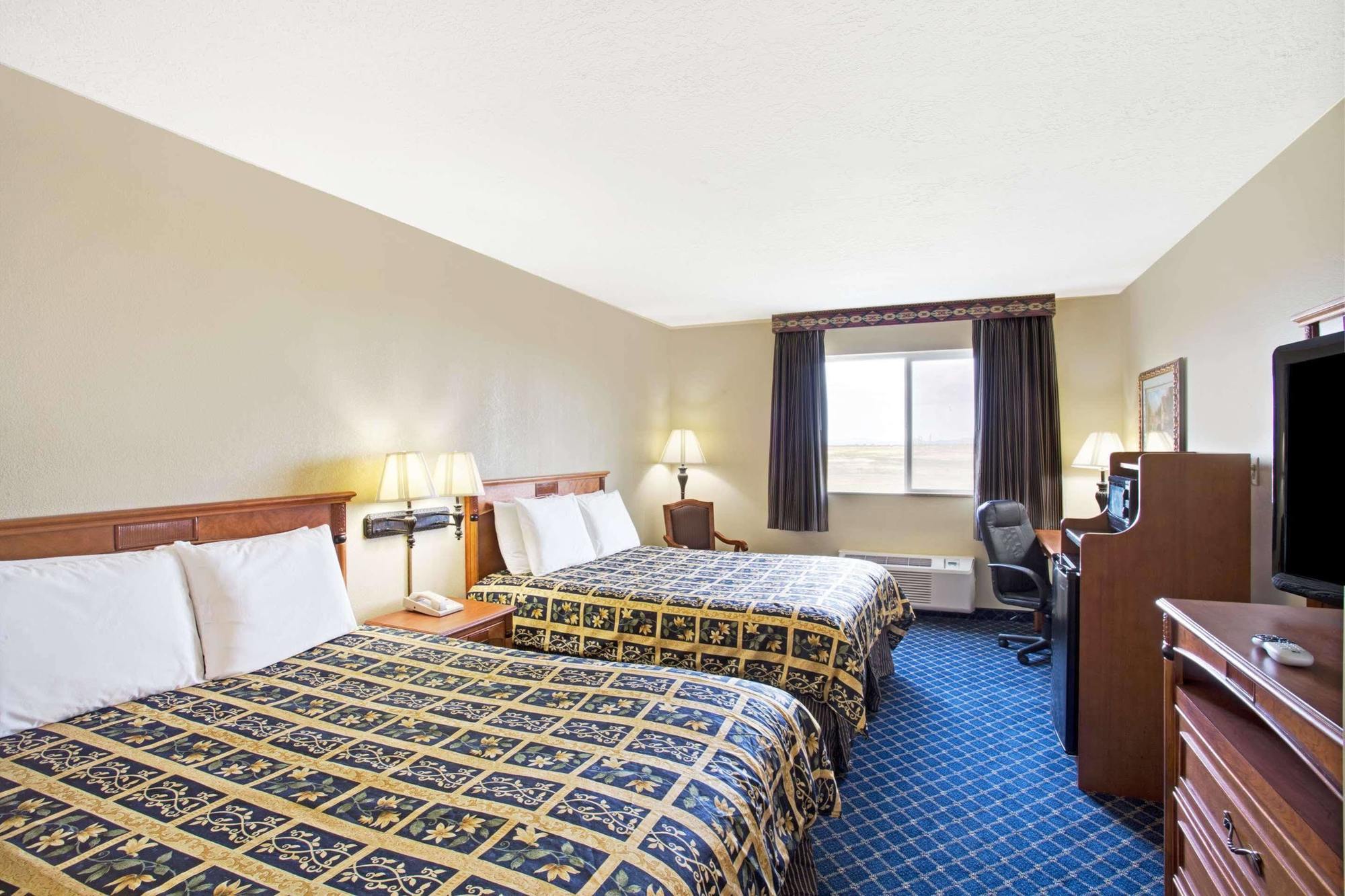 Days Inn By Wyndham Brigham City Exterior photo